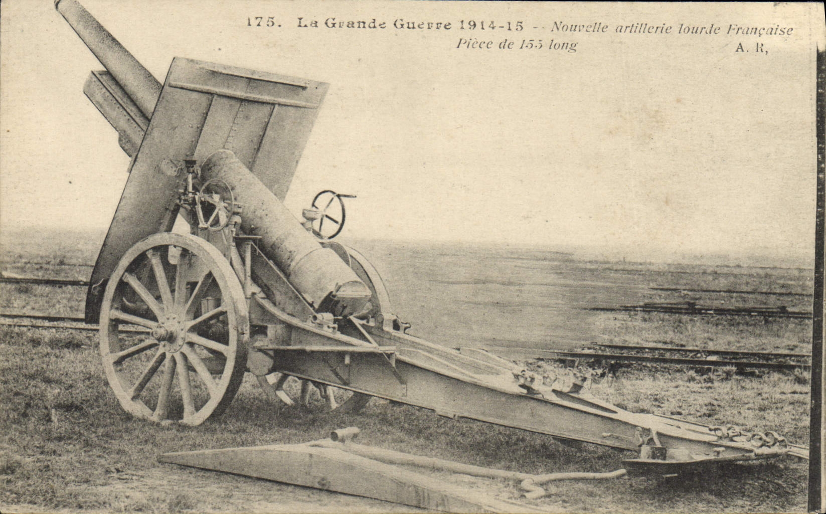 VINTAGE POSTCARD Militaria Artillery Part of 155 length