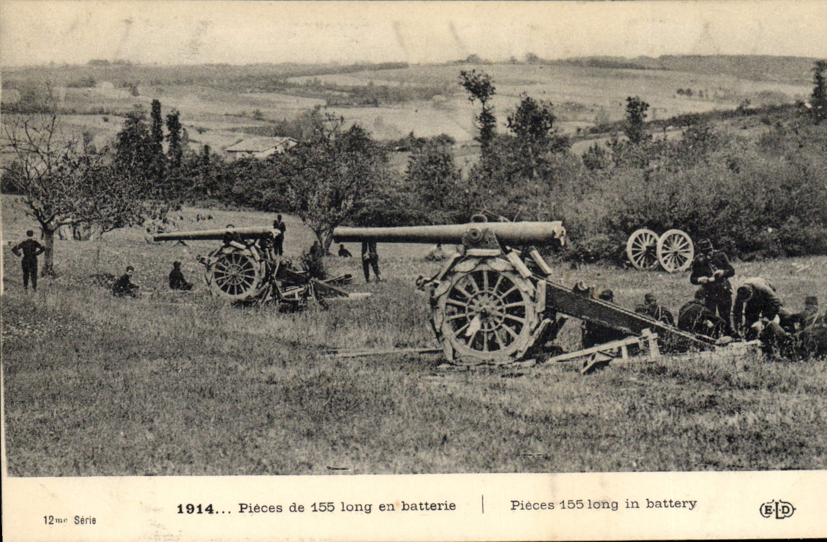 CPA Militaria Pieces de 155 en batterie 