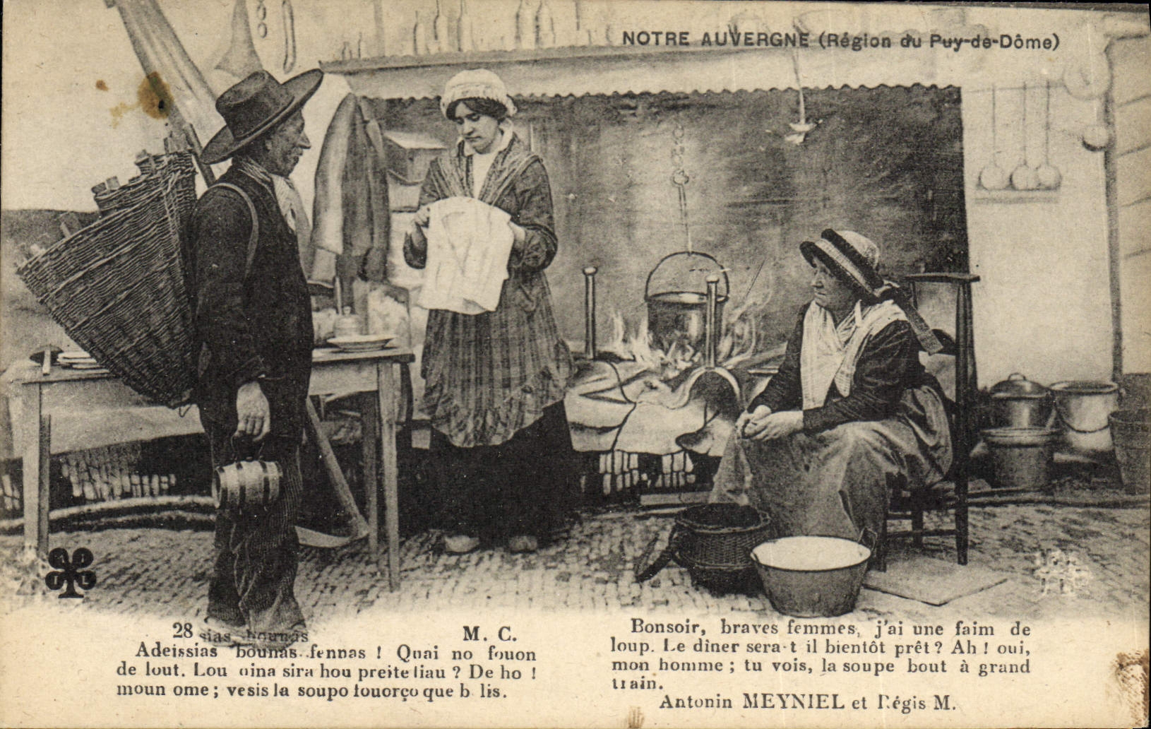 CPA Folklore Auvergne 