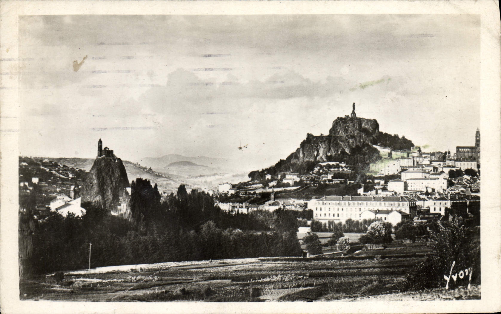 CPA Le Puy Les Rochers Corneille et St Michel d'Aiguilhe