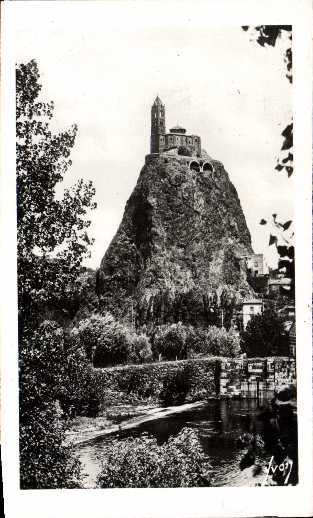 VINTAGE POSTCARD Puy La Chapelle and the Rock St Micher d' Aiguilhe