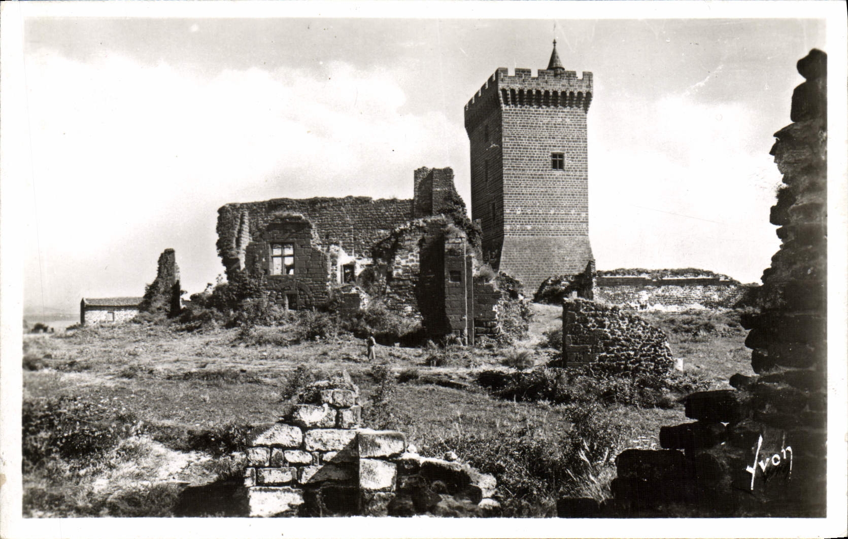 MODERN CARD Surroundings of Puy Keep and ruins of Polignac