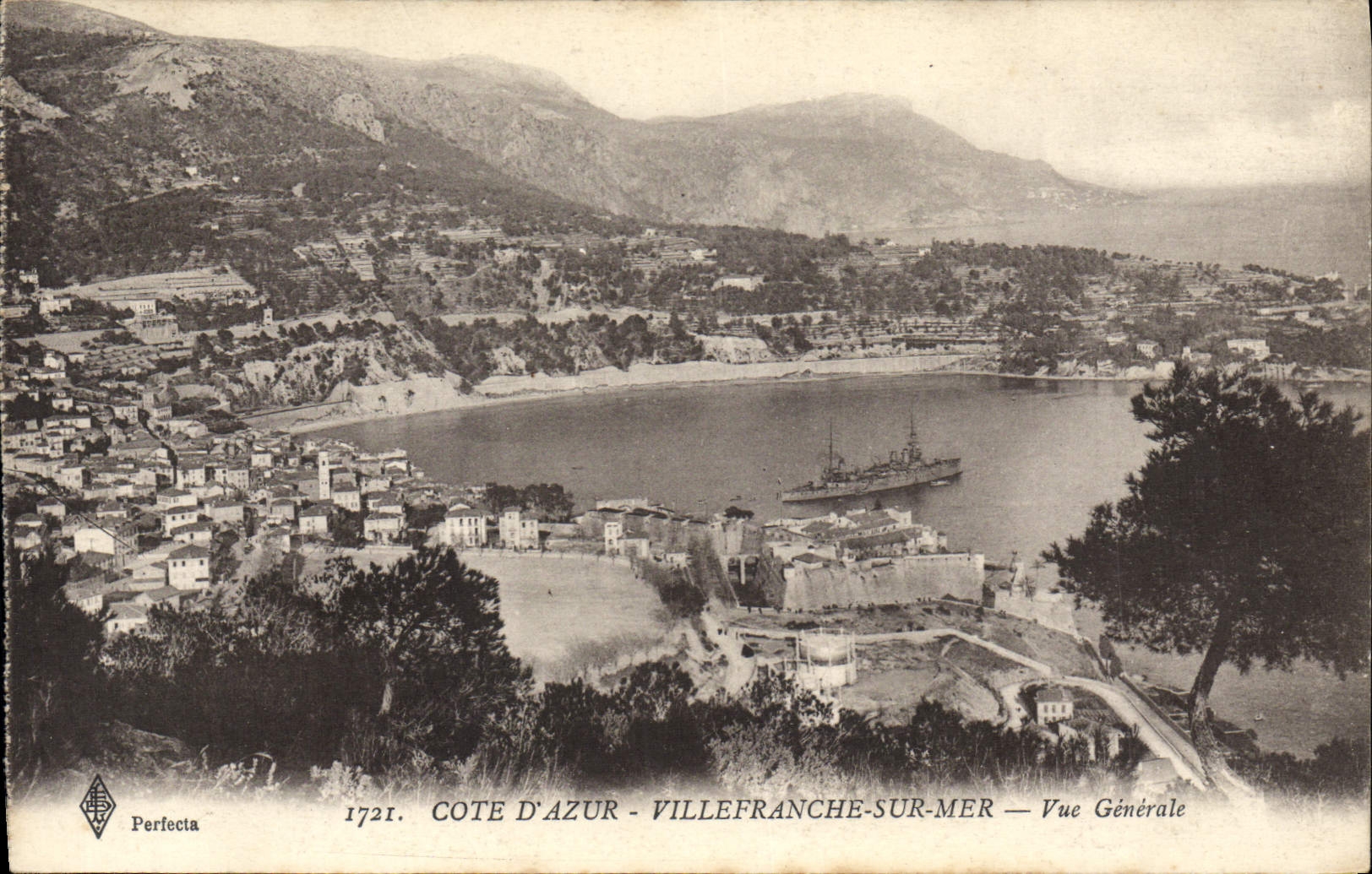 CPA Villefranche Sur Mer Vue Generale Bateau