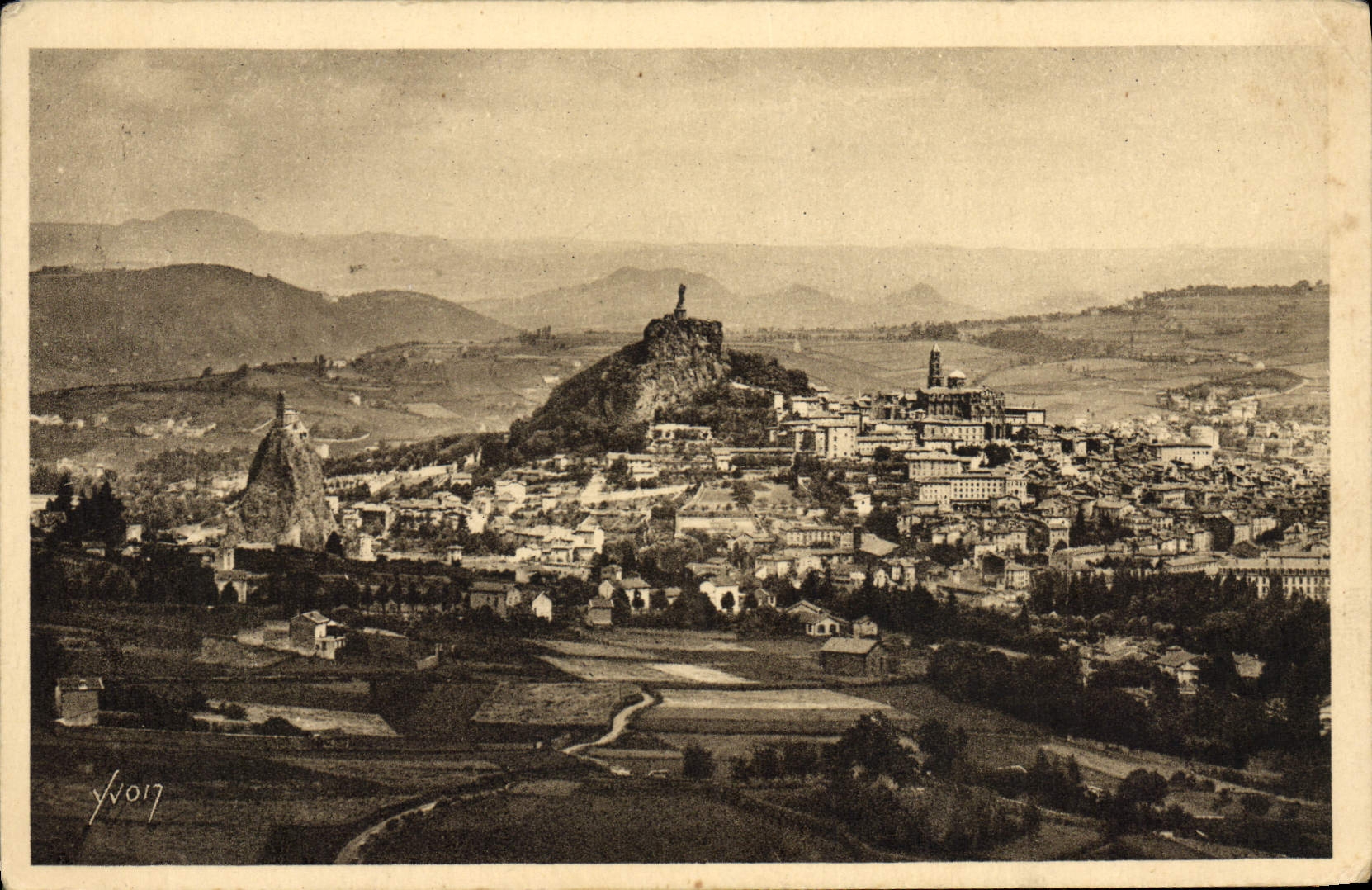 VINTAGE POSTCARD Puy Panoramic View of the city taken of the Rochearnaud Dimension