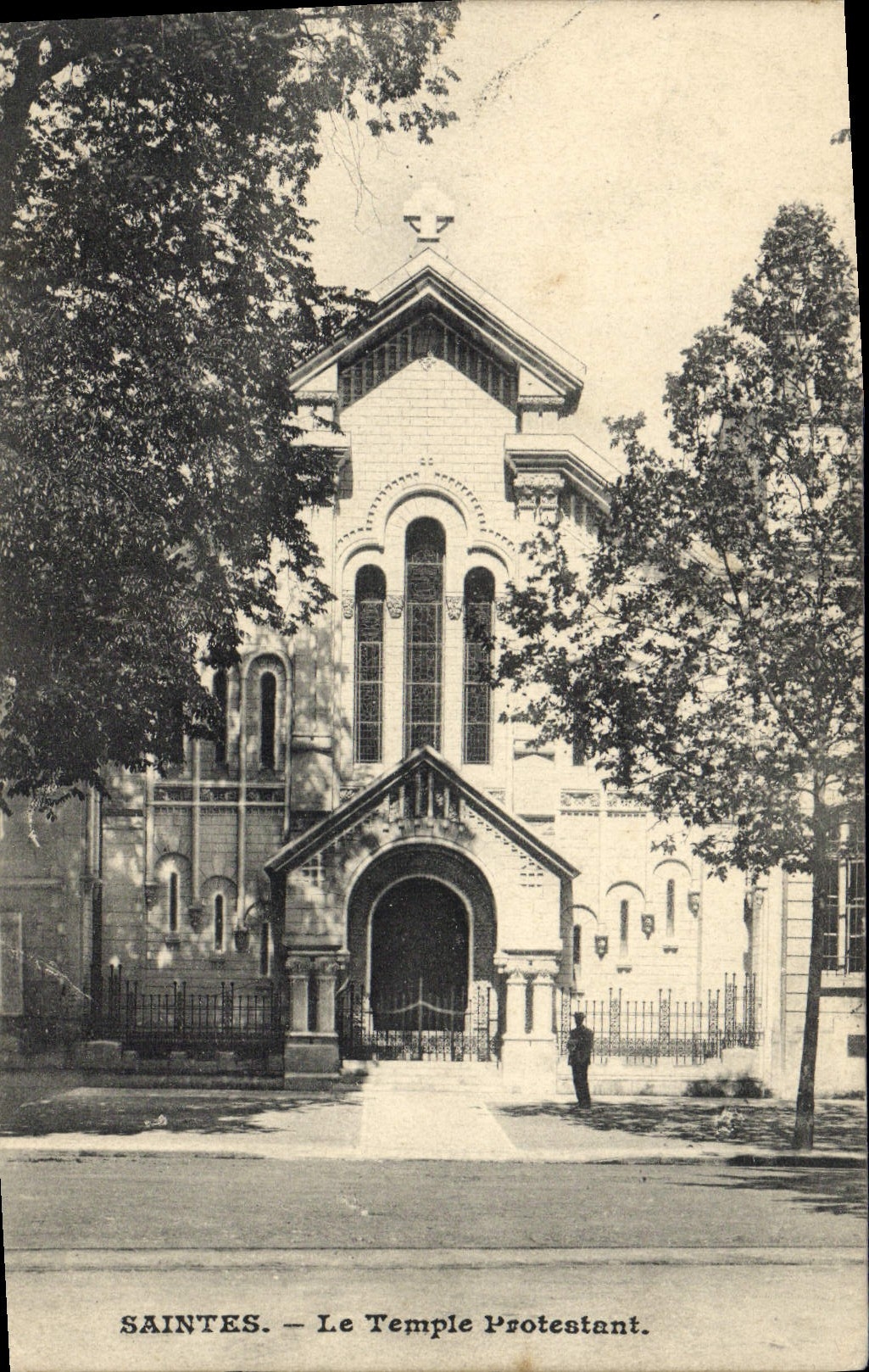 Templo Saintes protestante de la POSTAL de la VENDIMIA