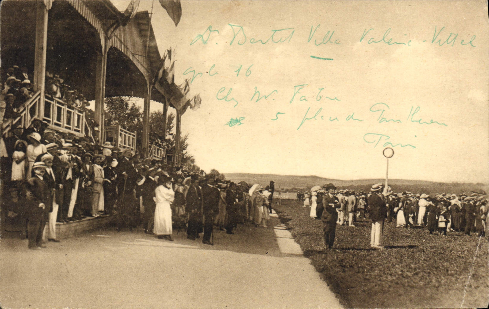 Equitación Hippisme Vittel del caballo de la POSTAL de la VENDIMIA el día del Prix magnífico