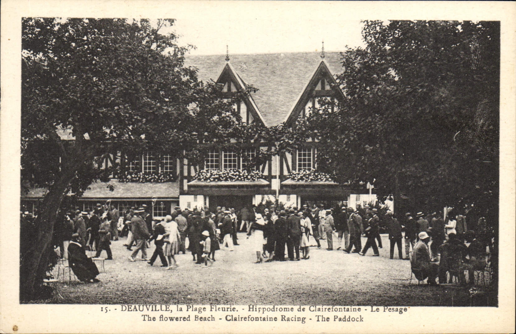 Hipódromo de Hippisme Deauville de la equitación del caballo de la POSTAL de la VENDIMIA del pesaje de Clairefontaine