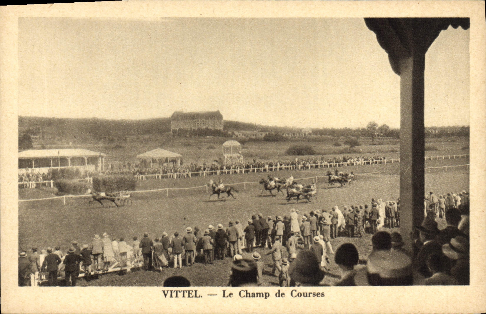 CPA Cheval Equitation Hippisme Vichy le champ de courses 