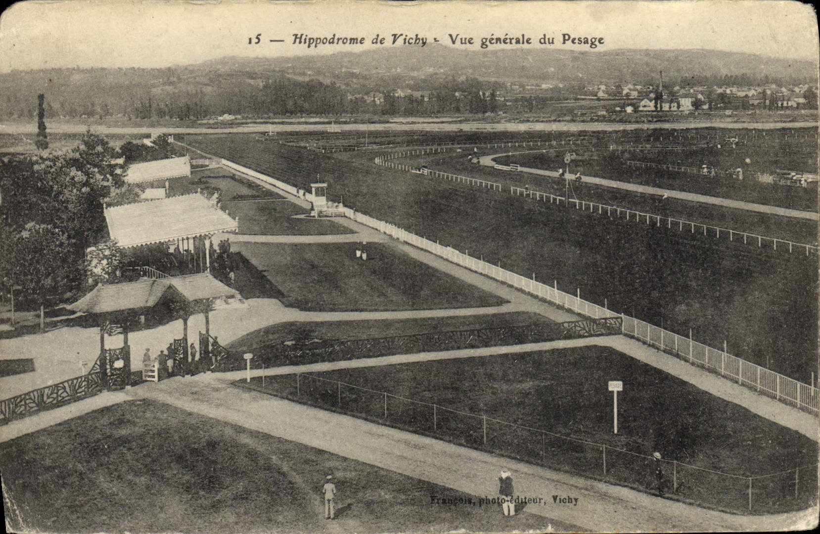 CPA Cheval Equitation Hippisme Vichy Vue generale du pesage 