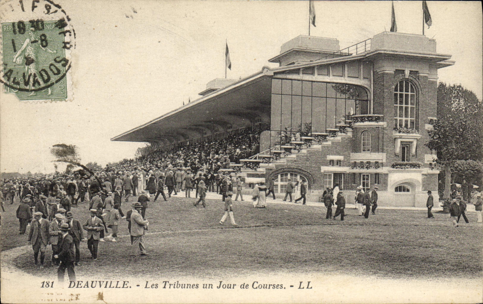 CPA Cheval Equitation Hippisme Deauville Les tribunes du champ de courses 
