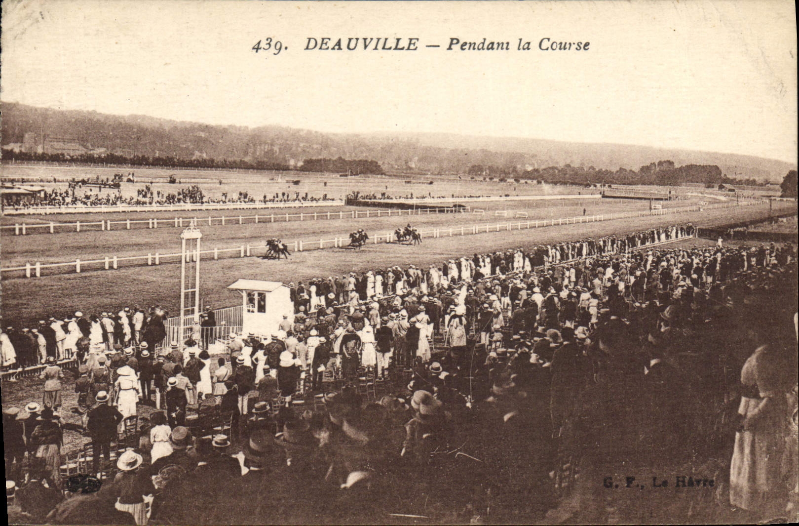 CPA Cheval Equitation Hippisme Deauville Les tribunes du champ de courses 