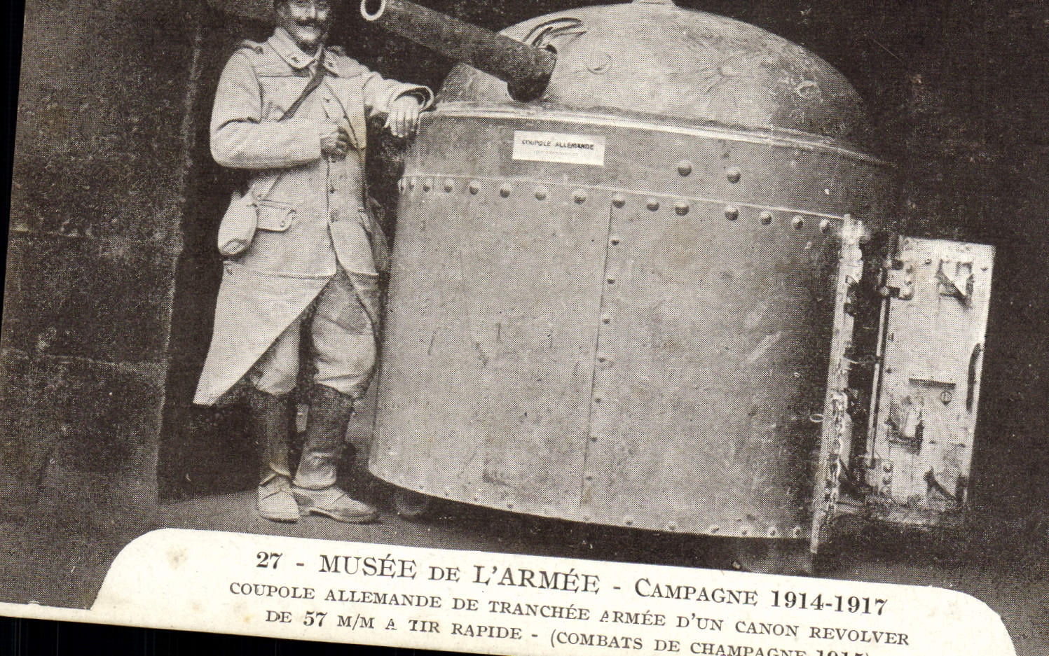 CPA Militaria Paris Musee de l'armee Coupole allemande de tranchee armee d'un canon revolver de 57 mm