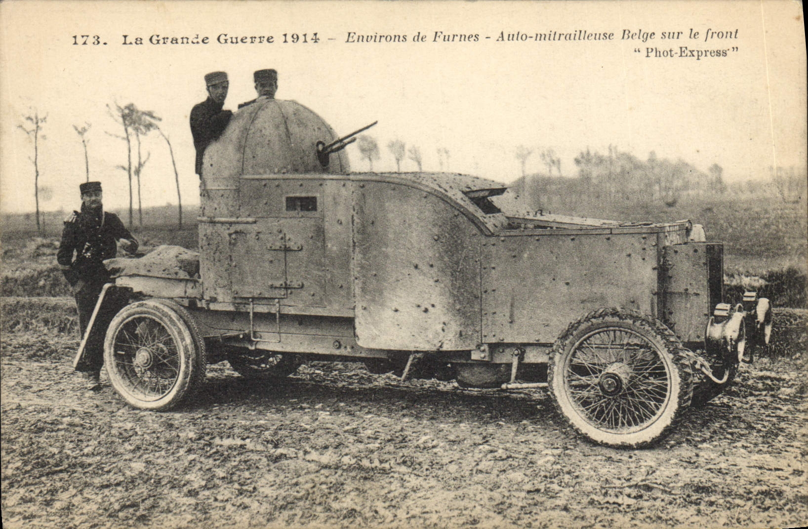 VINTAGE POSTCARD Militaria Surroundings of Furnes Belgian Car machine-gun on the face