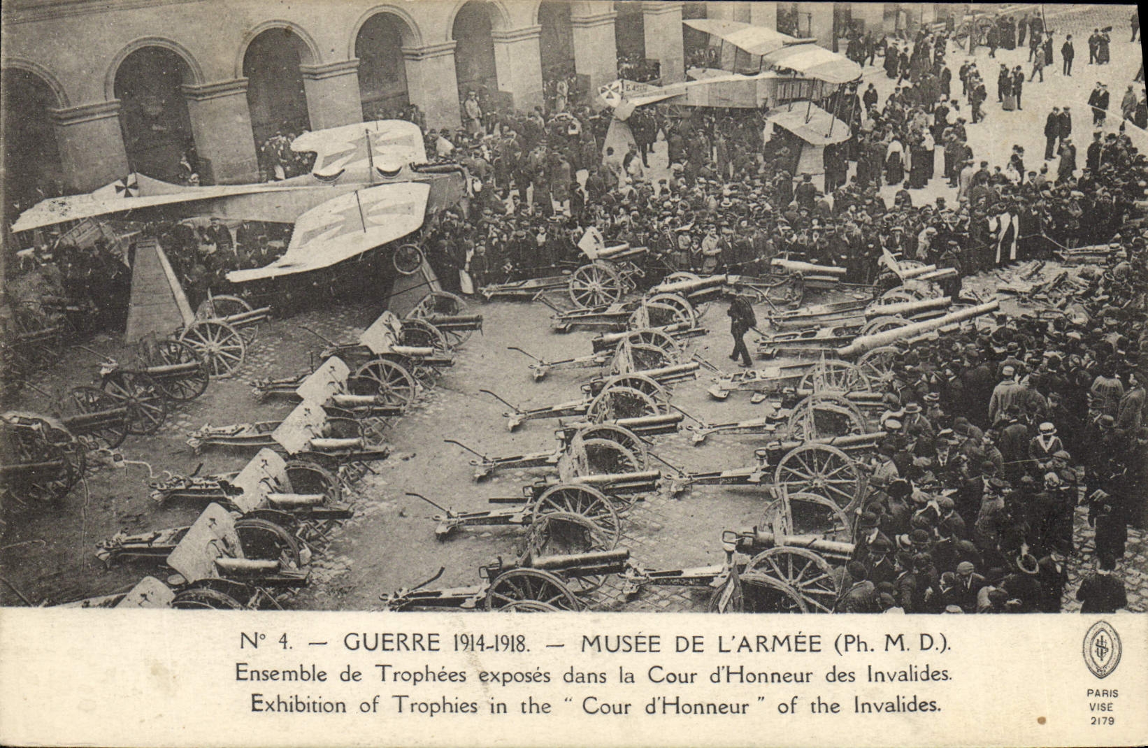 VINTAGE POSTCARD Militaria Paris Musee of the Ensemble army of the trophies expose in the main courtyard of the Invalids Plane