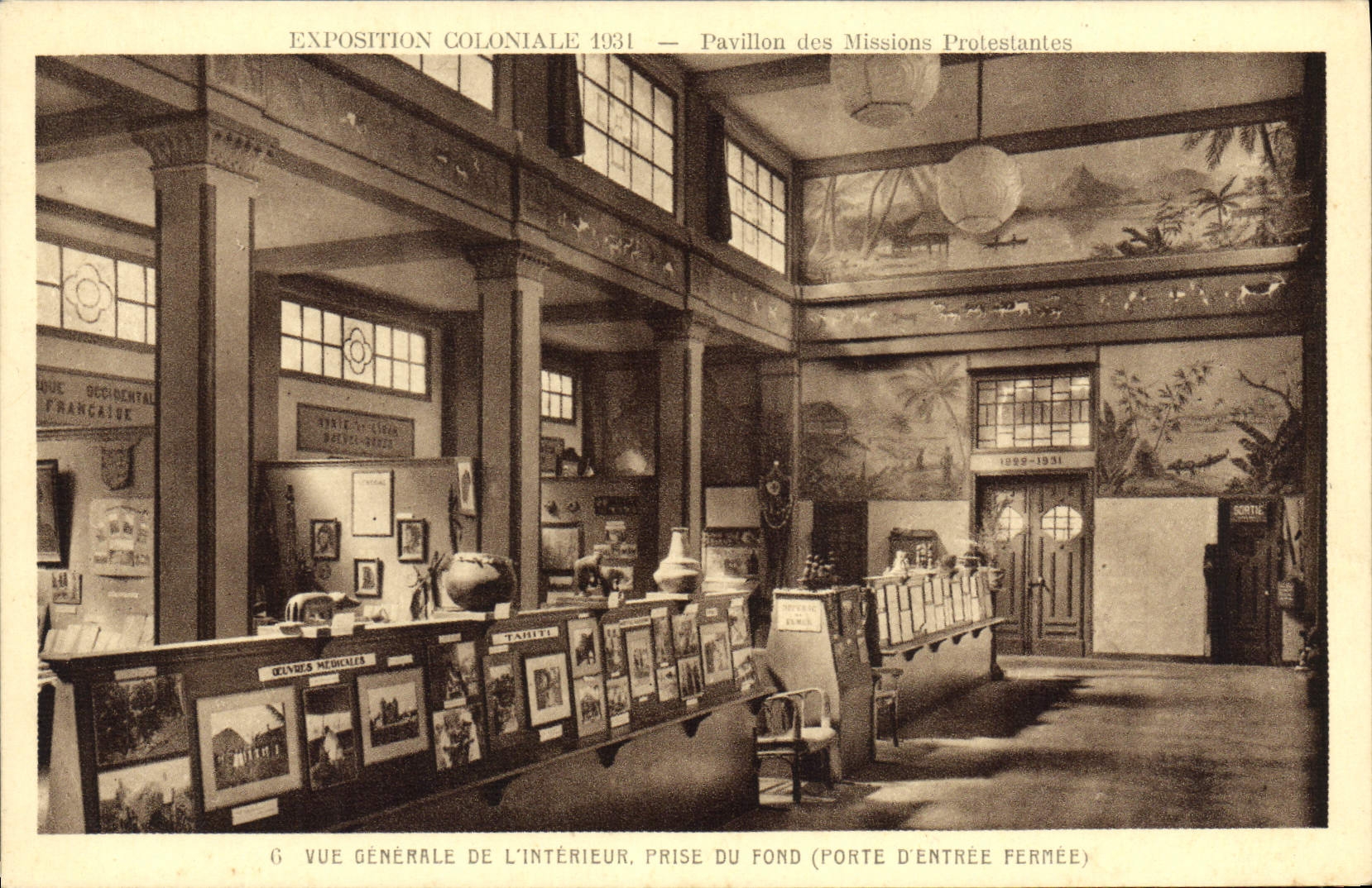 CPA Religion prostestante Paris Exposition coloniale 1931 Pavillon des missions protestantes Vue generale de l'interieur