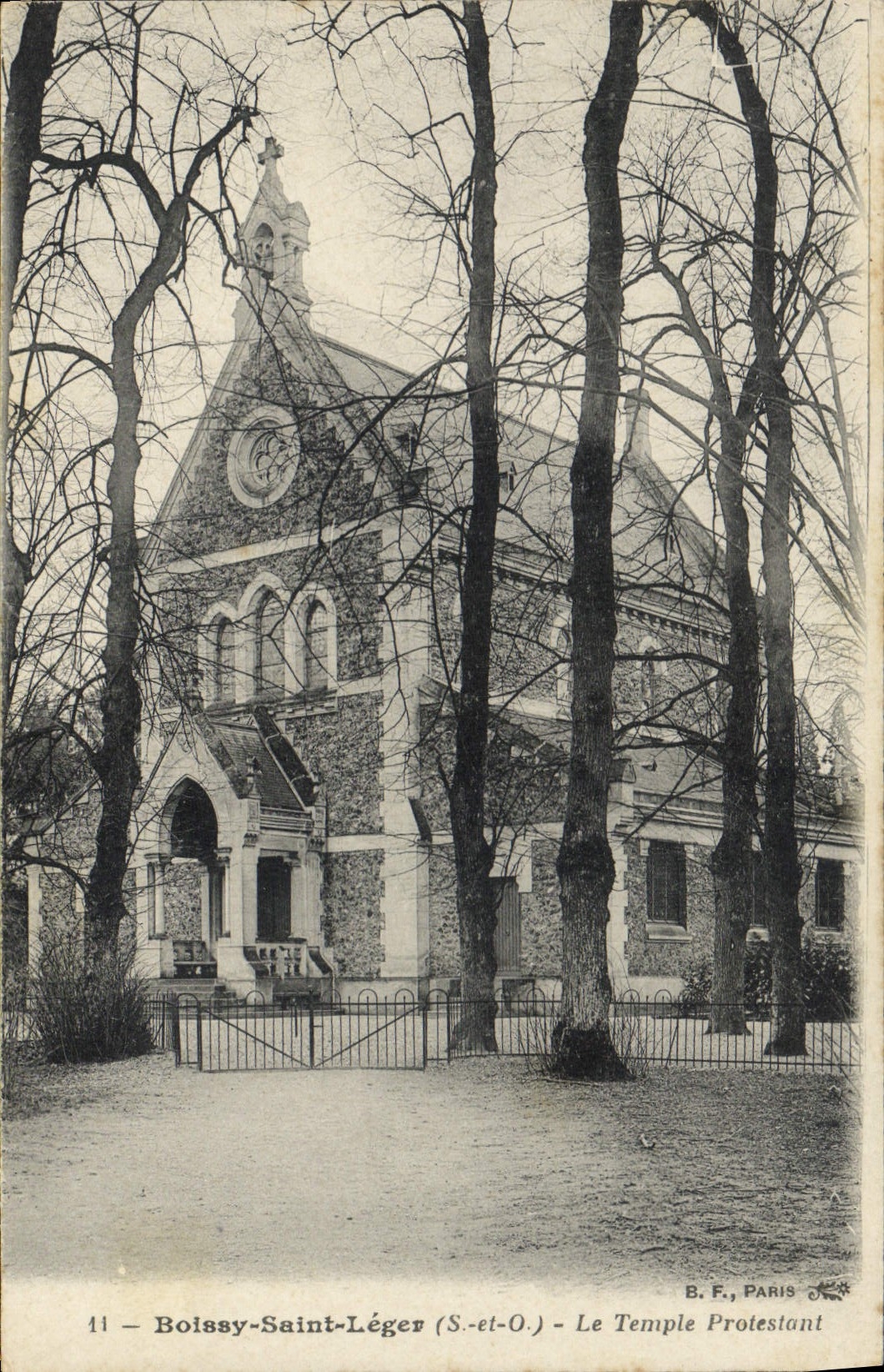 VINTAGE POSTCARD Religion prostestante Holy Boissy Light Protestant Temple