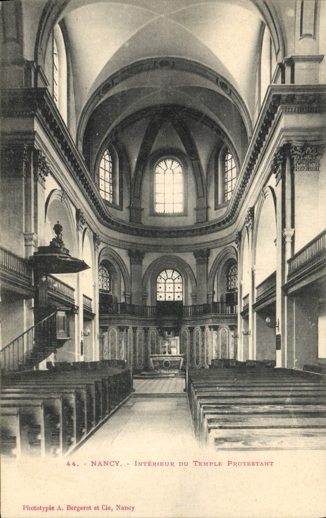 VINTAGE POSTCARD Religion prostestante Interior Nancy of the Protestant temple