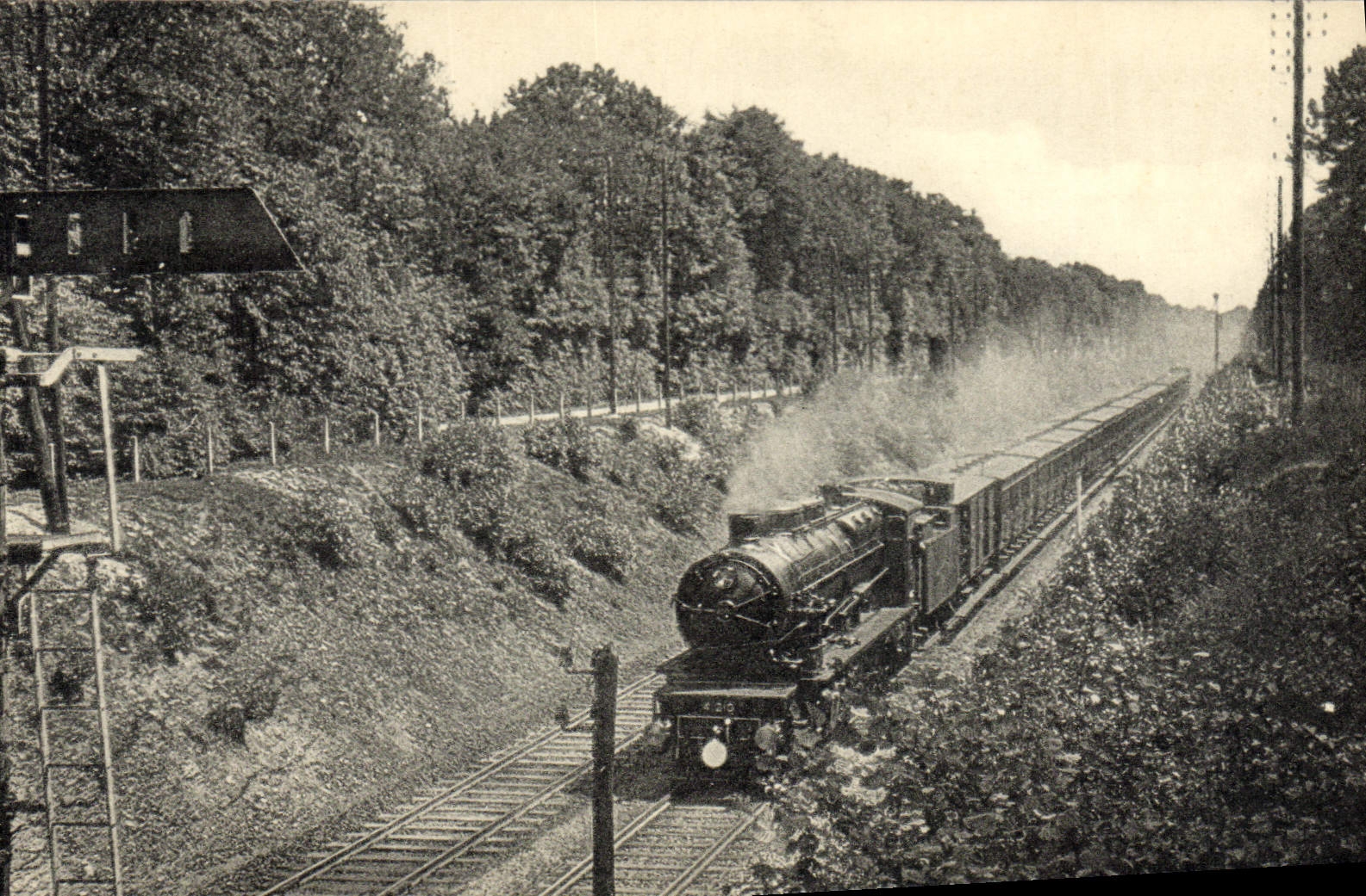 VINTAGE POSTCARD Train Engine Area of North a train of races Paris Chantilly in the drill of Chantilly