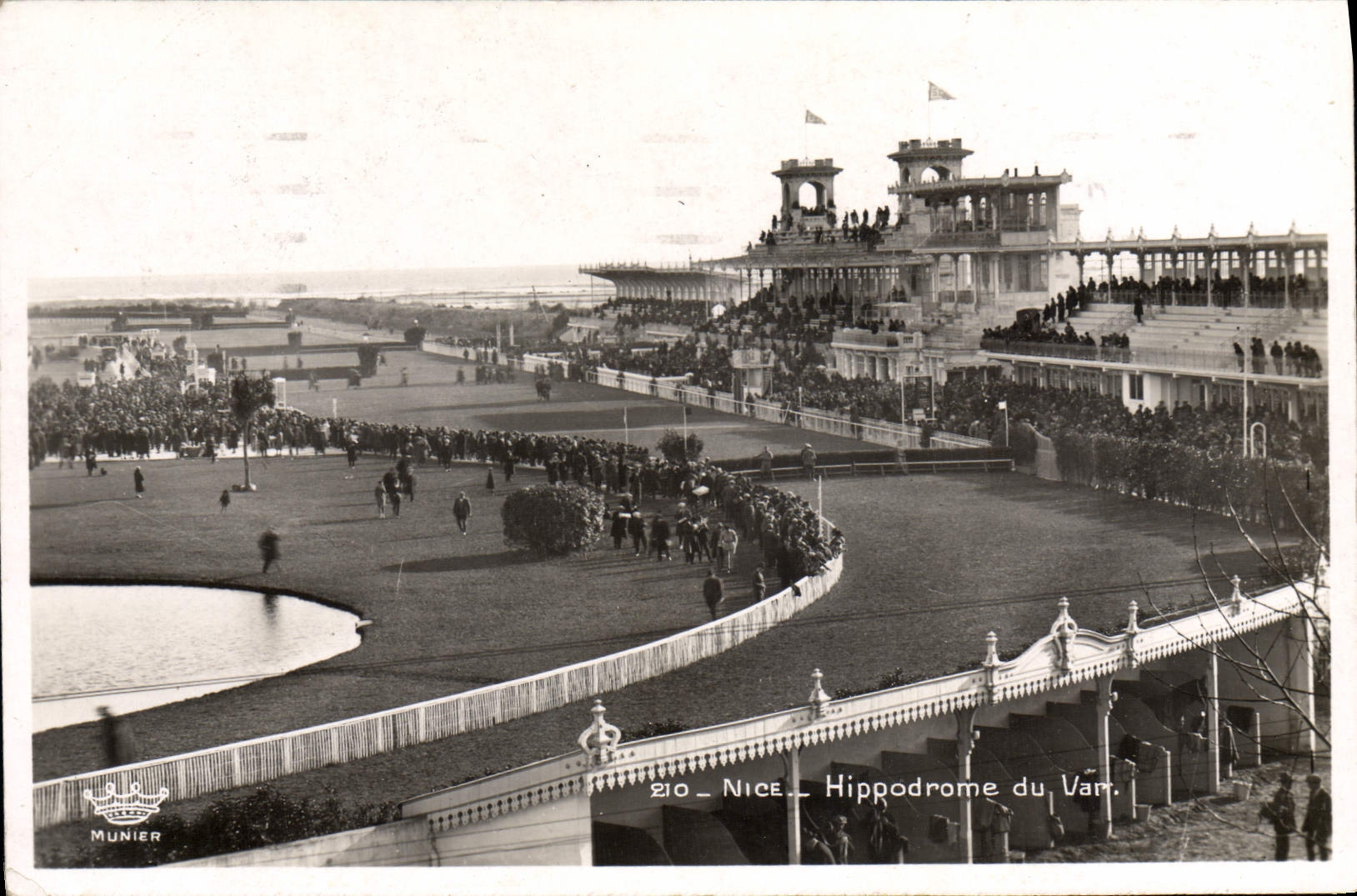 Hipódromo de Hippisme de la equitación del caballo de la POSTAL de la VENDIMIA Niza del VAr