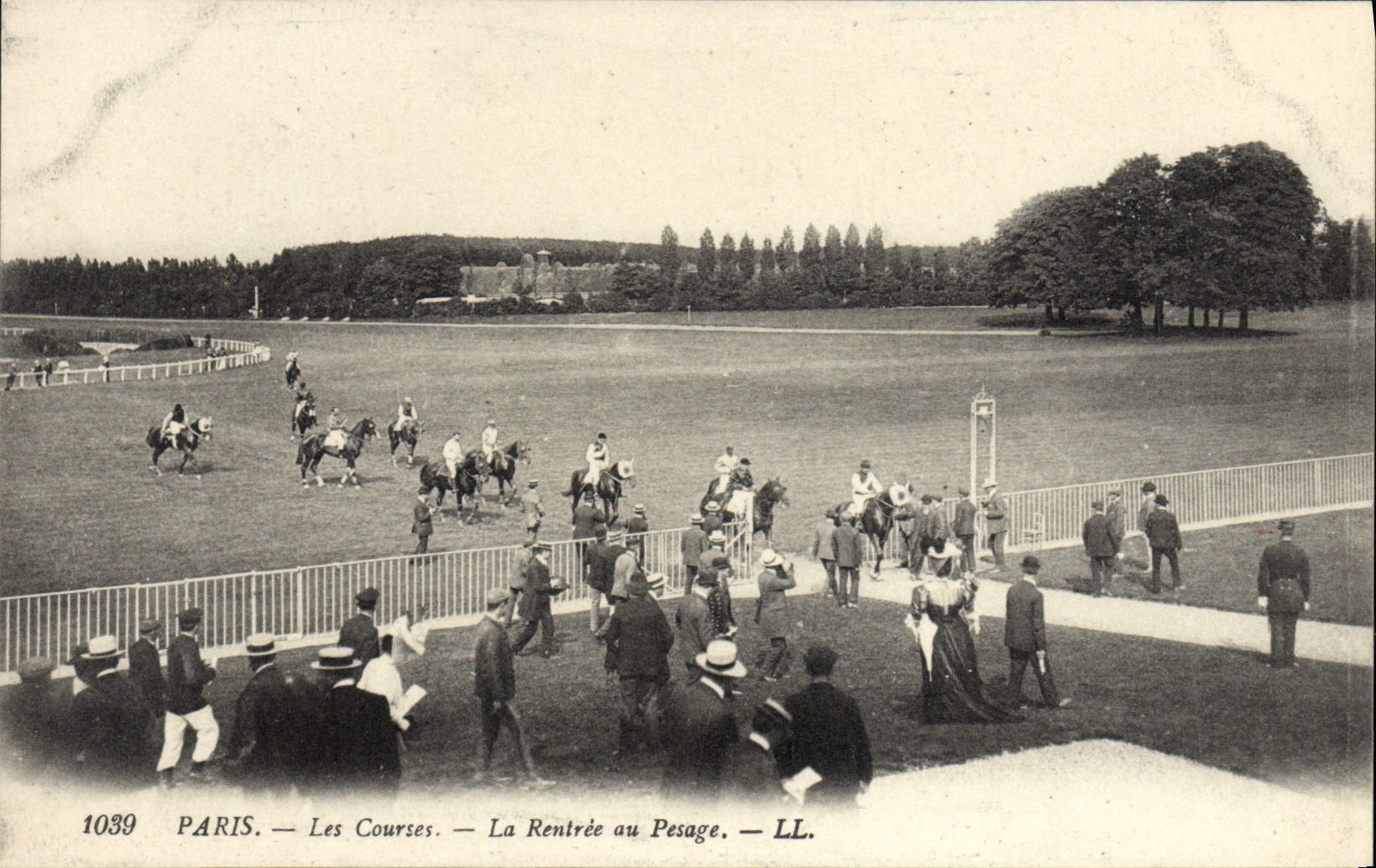 La equitación Hippisme París del caballo de la POSTAL de la VENDIMIA compite con el reingreso con el pesaje