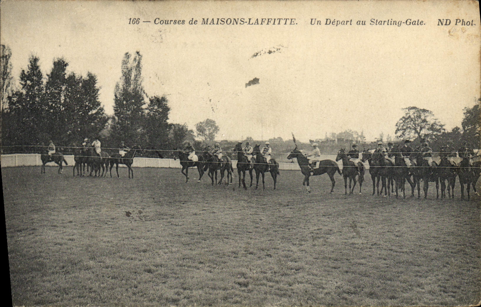 VINTAGE POSTCARD Cheval Horsemanship Hippisme Courses of Laffitte Houses a departure with the starting Spoils