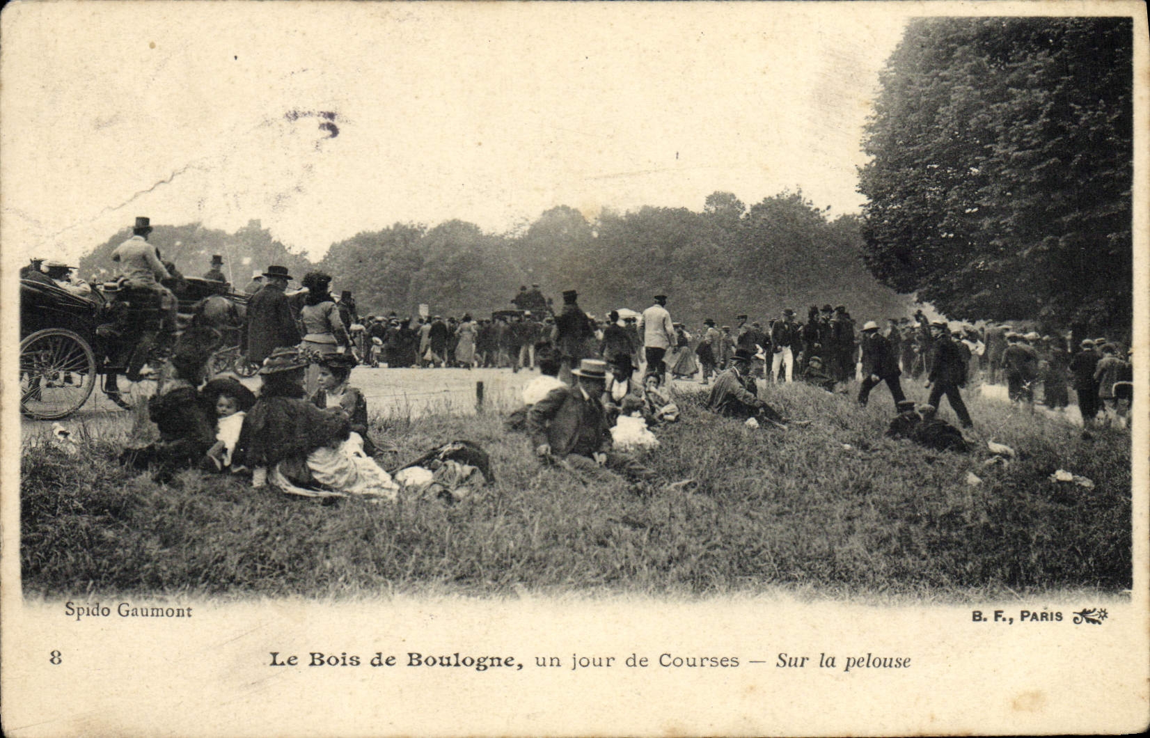 Equitación de Hippisme del caballo de la POSTAL de la VENDIMIA el Bois de Boulogne un día de razas en el césped