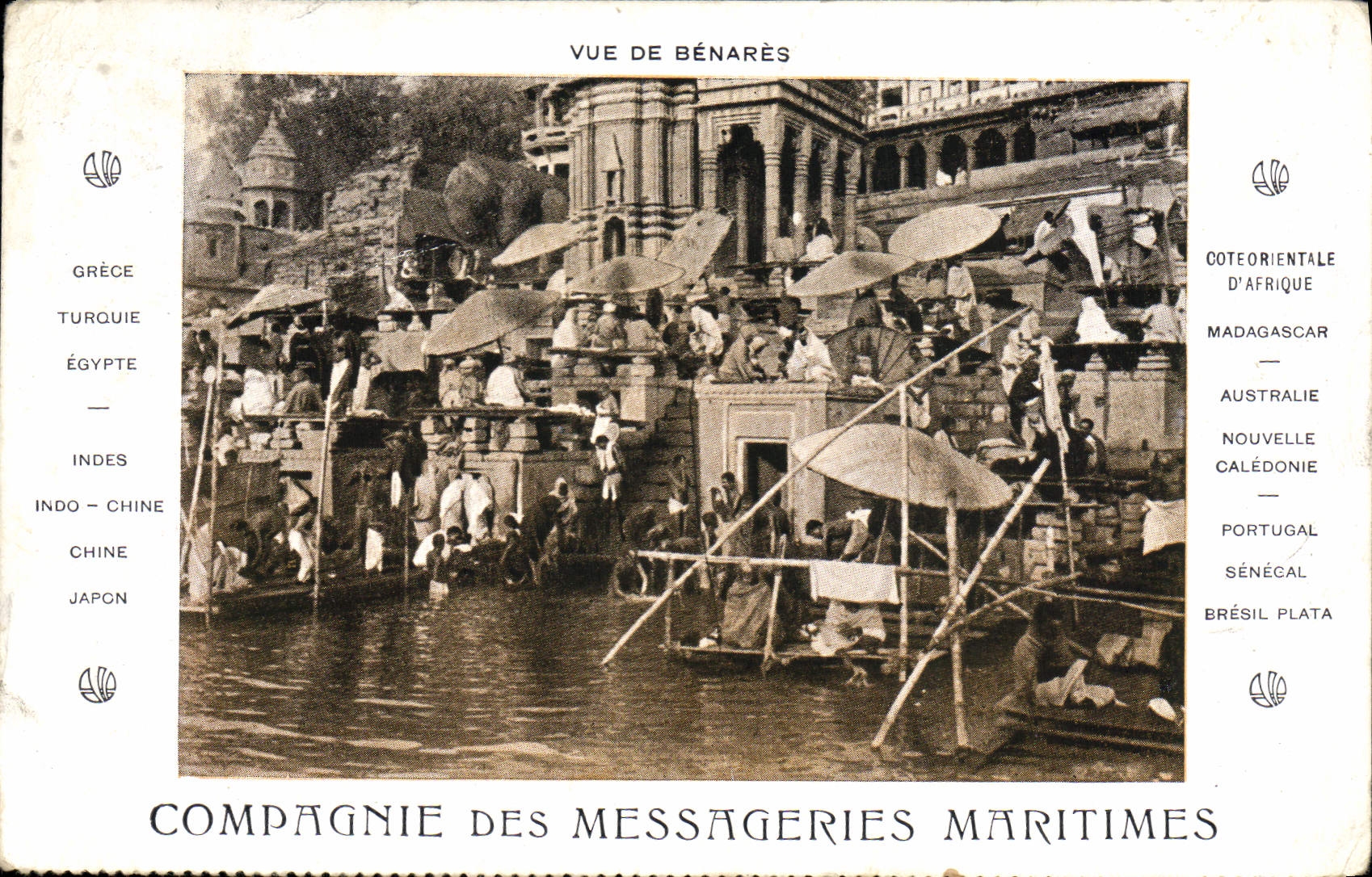 CPA Bateau Paquebot Compagnie des Messageries Maritimes Vue de Benares Inde