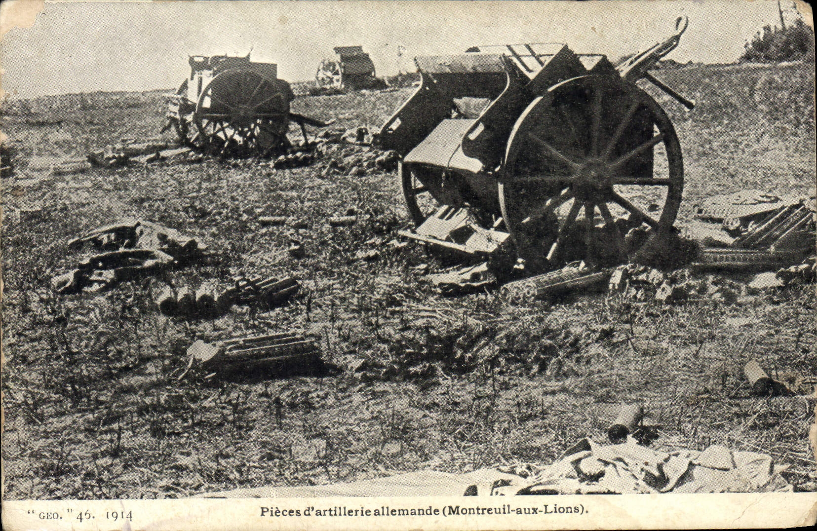 CPA Militaria Pieces d'artillerie allemande Montreuil aux Lions 