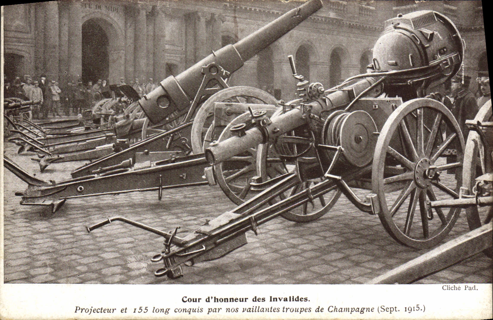 VINTAGE POSTCARD Militaria Paris Main courtyard of the Invalids Projector of 155 length