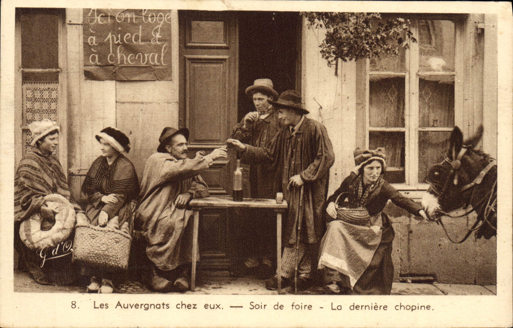 CPA Les Auvergnats chez eux Soir de foire La derniere chopine Ane Mule