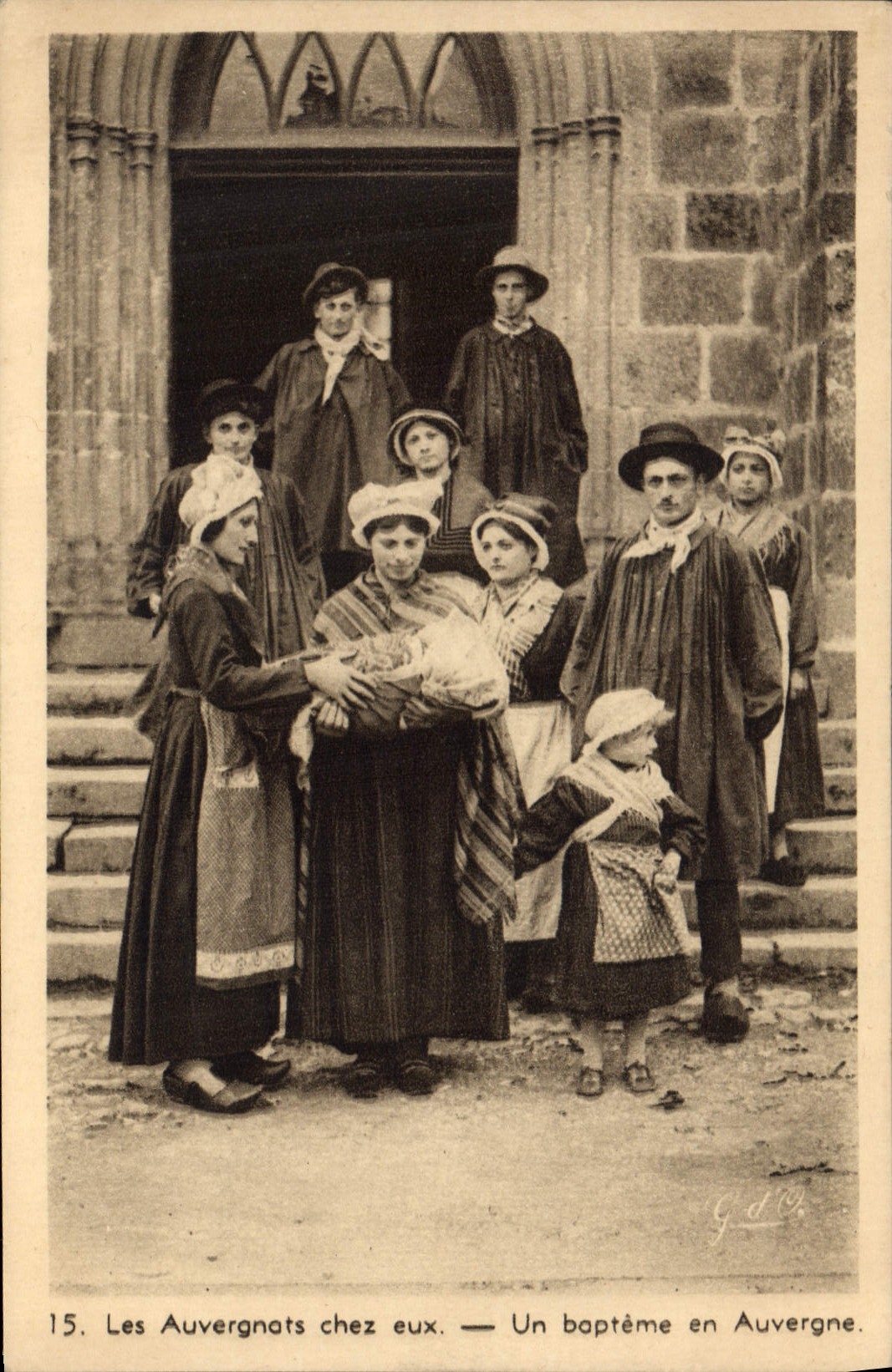 CPA Les Auvergnats chez eux Un bapteme en Auvergne Folklore