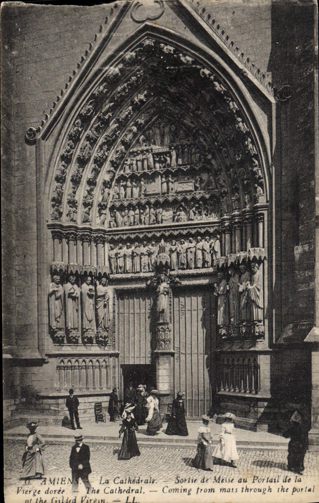 VINTAGE POSTCARD Amiens the Cathedral Left Mass To the Gate Of the Virgin golden