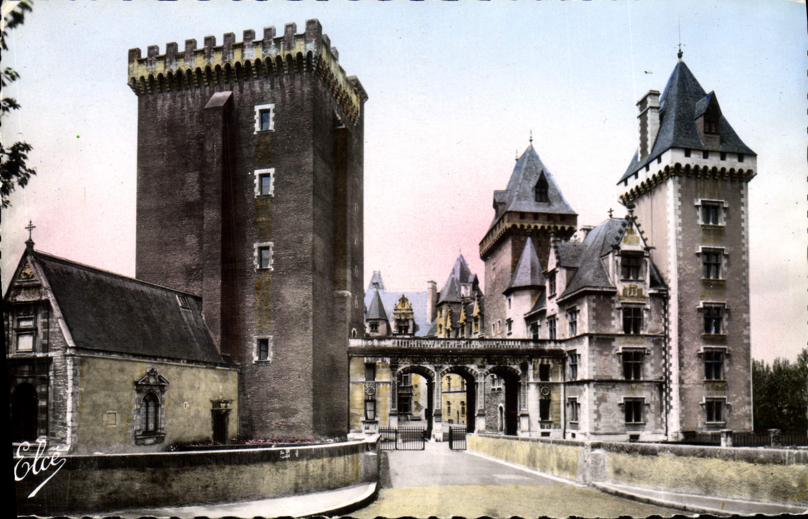 POSTAL MODERNA Pau el castillo de Enrique IV