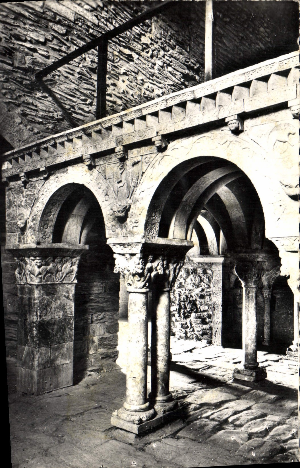 MODERN CARD Roussillon Prioress Of Notre Dame De Serrabone