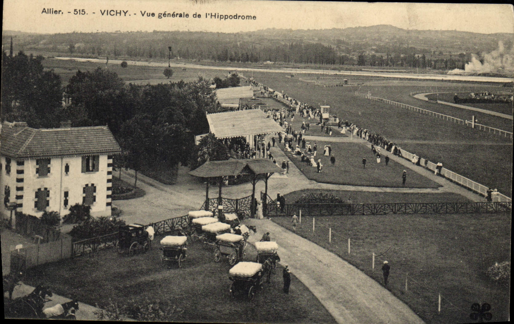 Opinión de Hippisme Vichy de la equitación del caballo de la POSTAL de la VENDIMIA del hipódromo