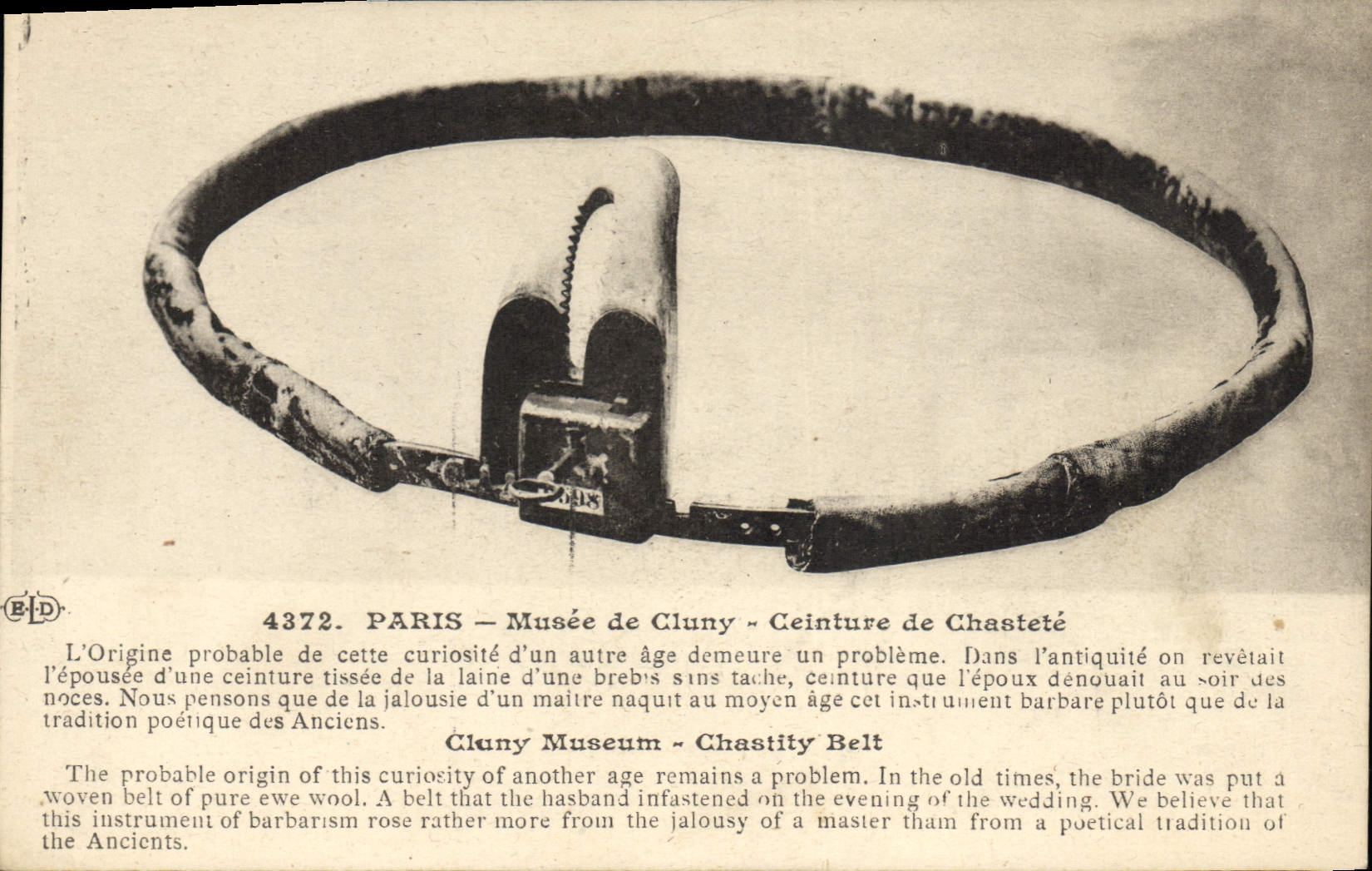 CPA Nu erotique Femme Musee de Cluny Ceinture de chastete