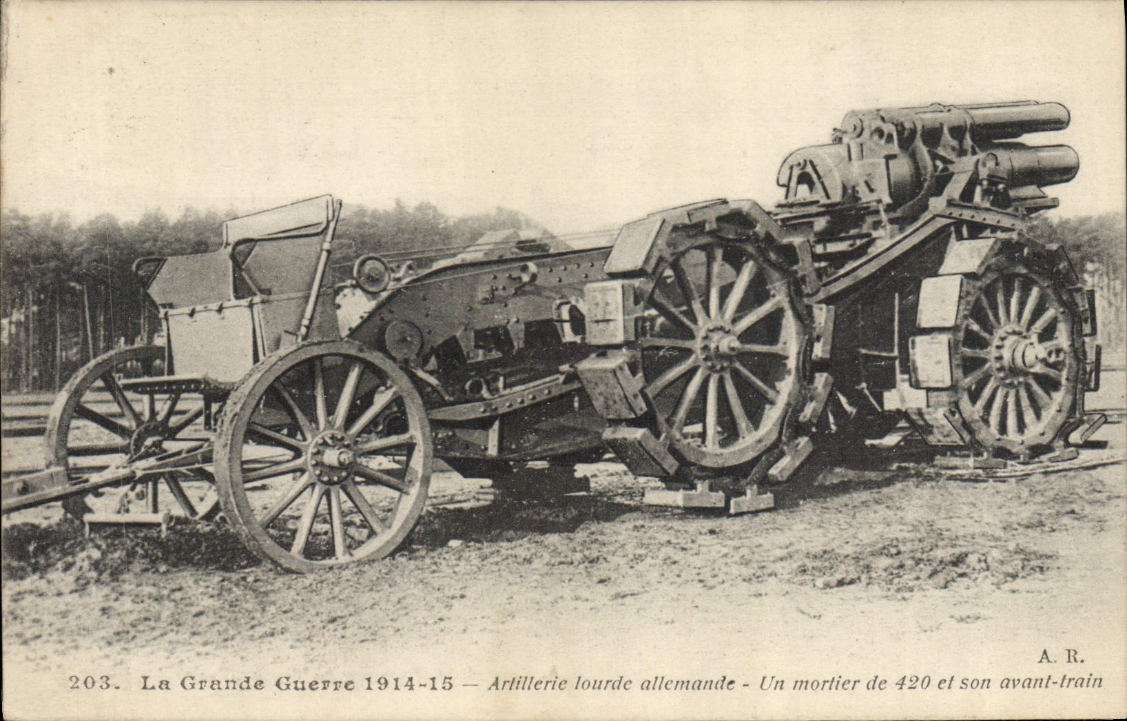 CPA Militaria Artillerie lourde allemande Un mortier de 420 et son avant train
