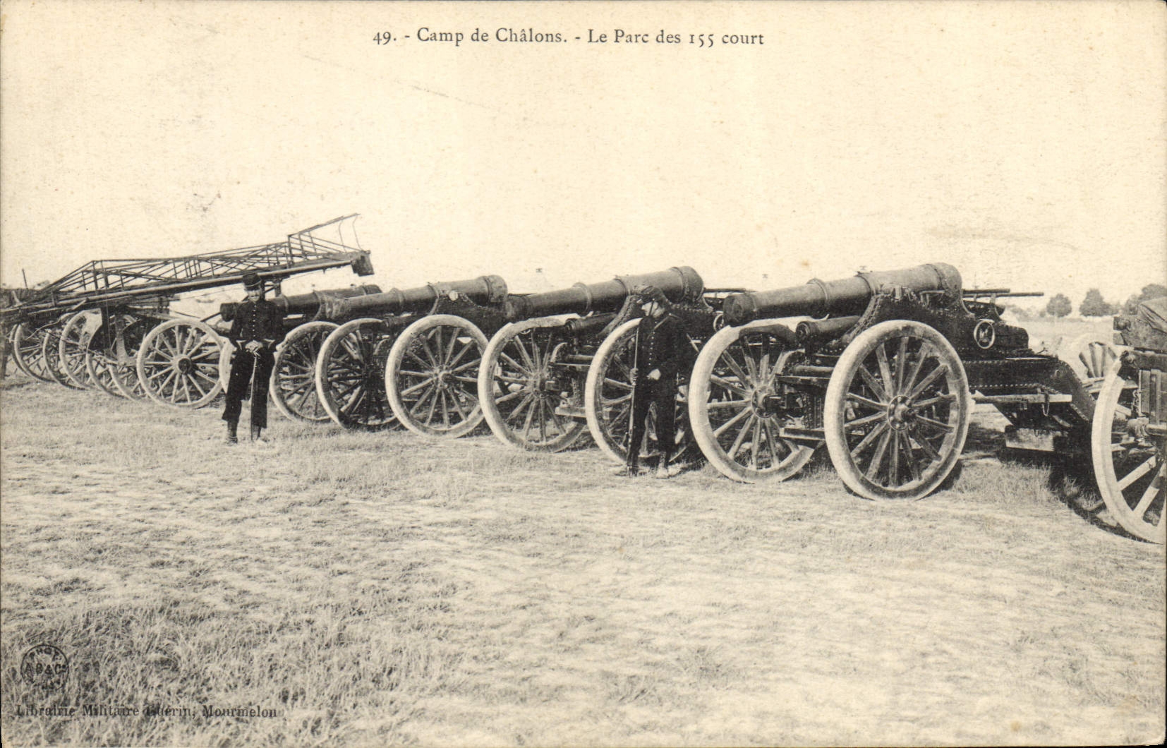 CPA Militaria Camp de Chalons Le parc des 155 court 