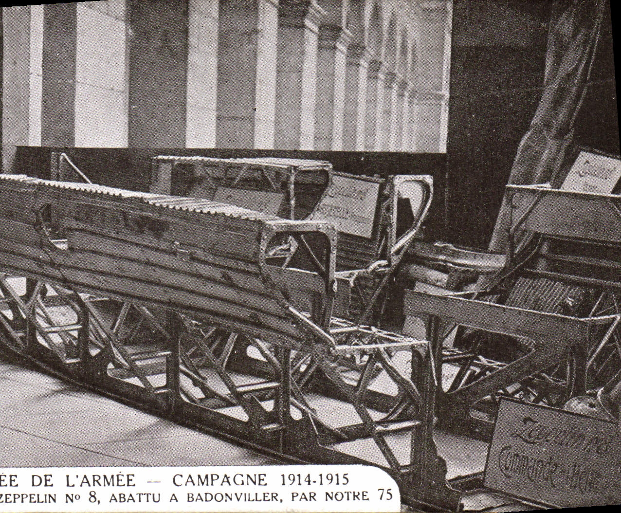VINTAGE POSTCARD Militaria Paris Musee of the Debris army of the zeppelin n°8 cut down has Badonviller by our 75