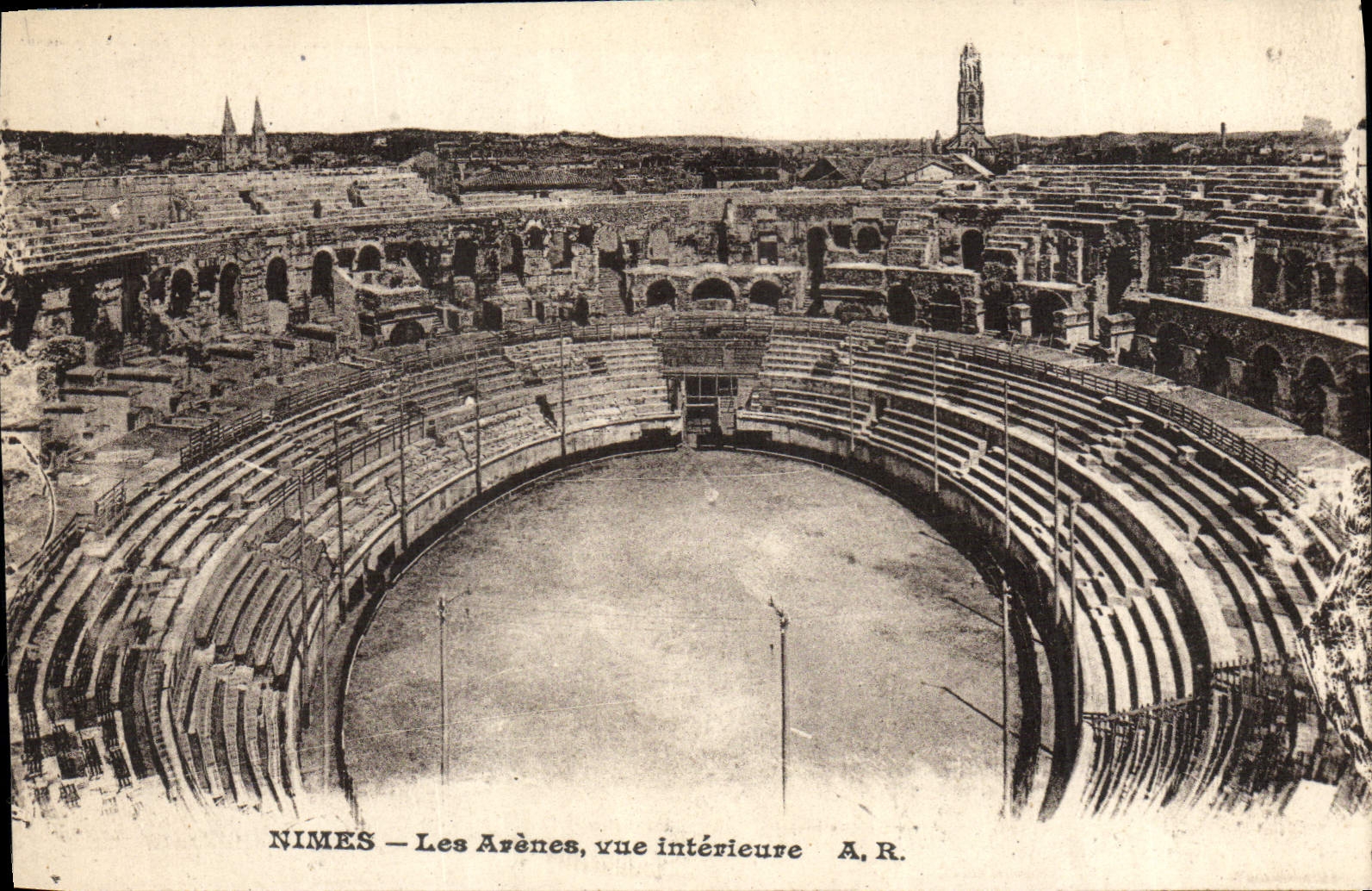 CPA Nimes Les Arenes Vue Interieure