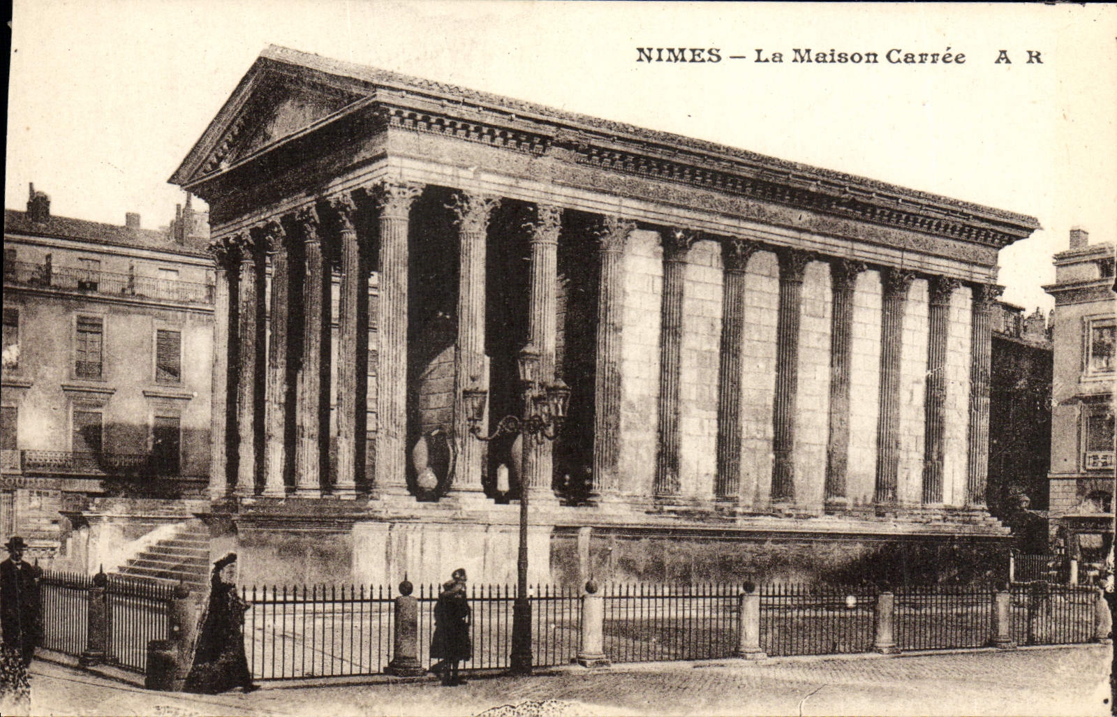 CPA Nimes La Maison Carree