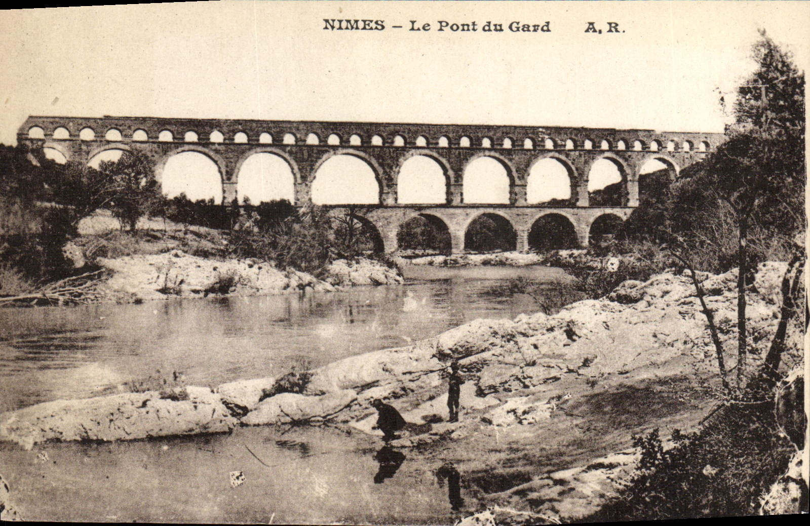 CPA Nimes Le Pont du Gard