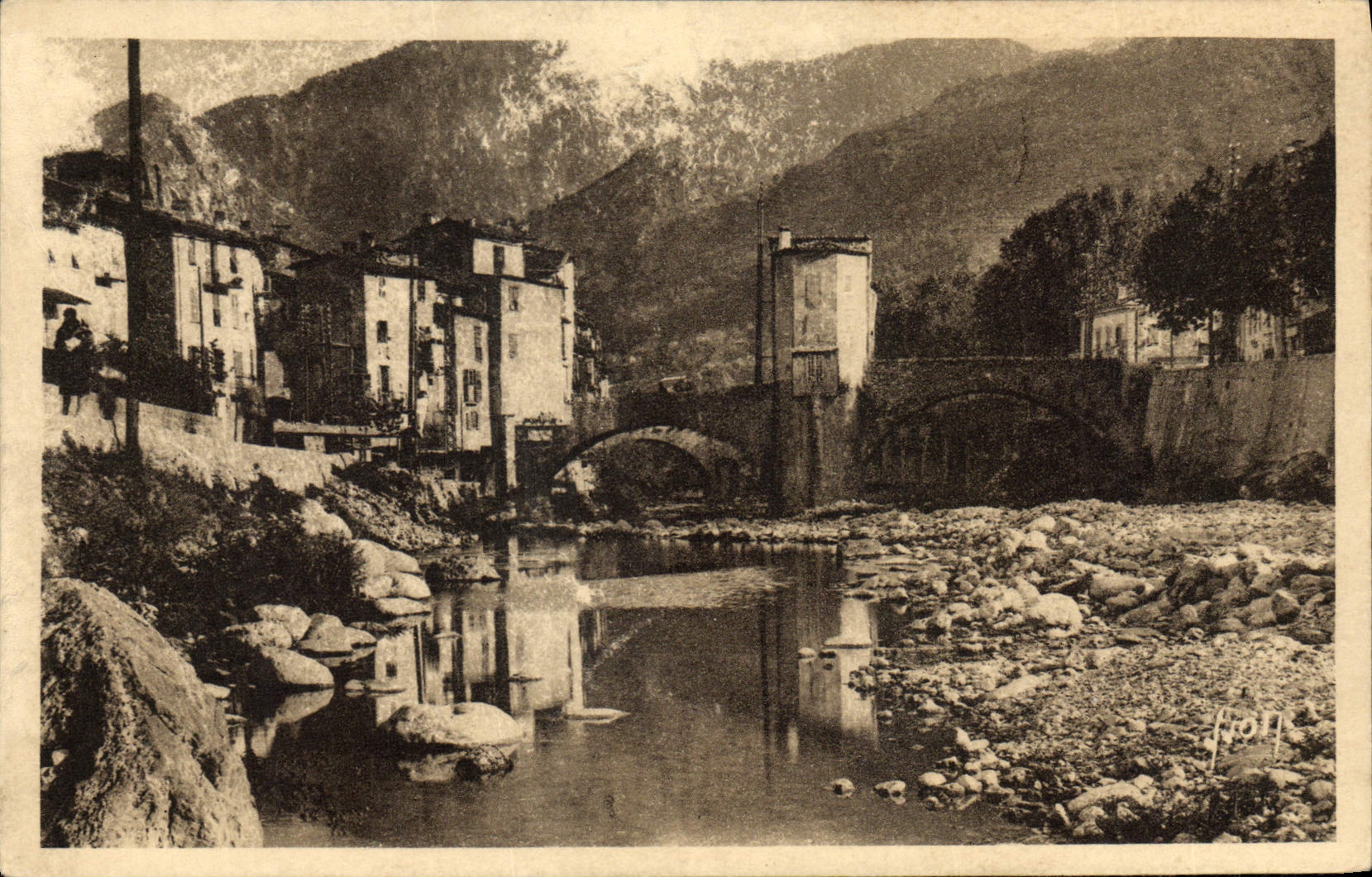 VINTAGE POSTCARD Sospel Old women houses at the edge of Bevera