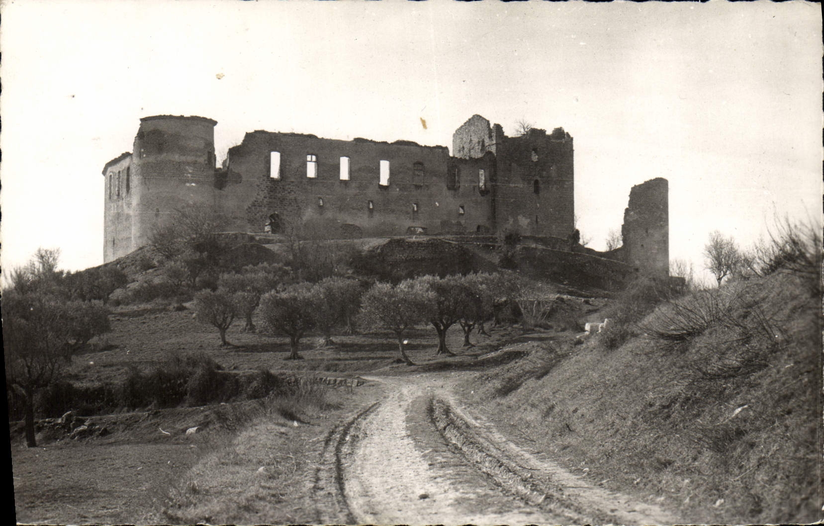 MODERN CARD Creoux Castle of the templiers