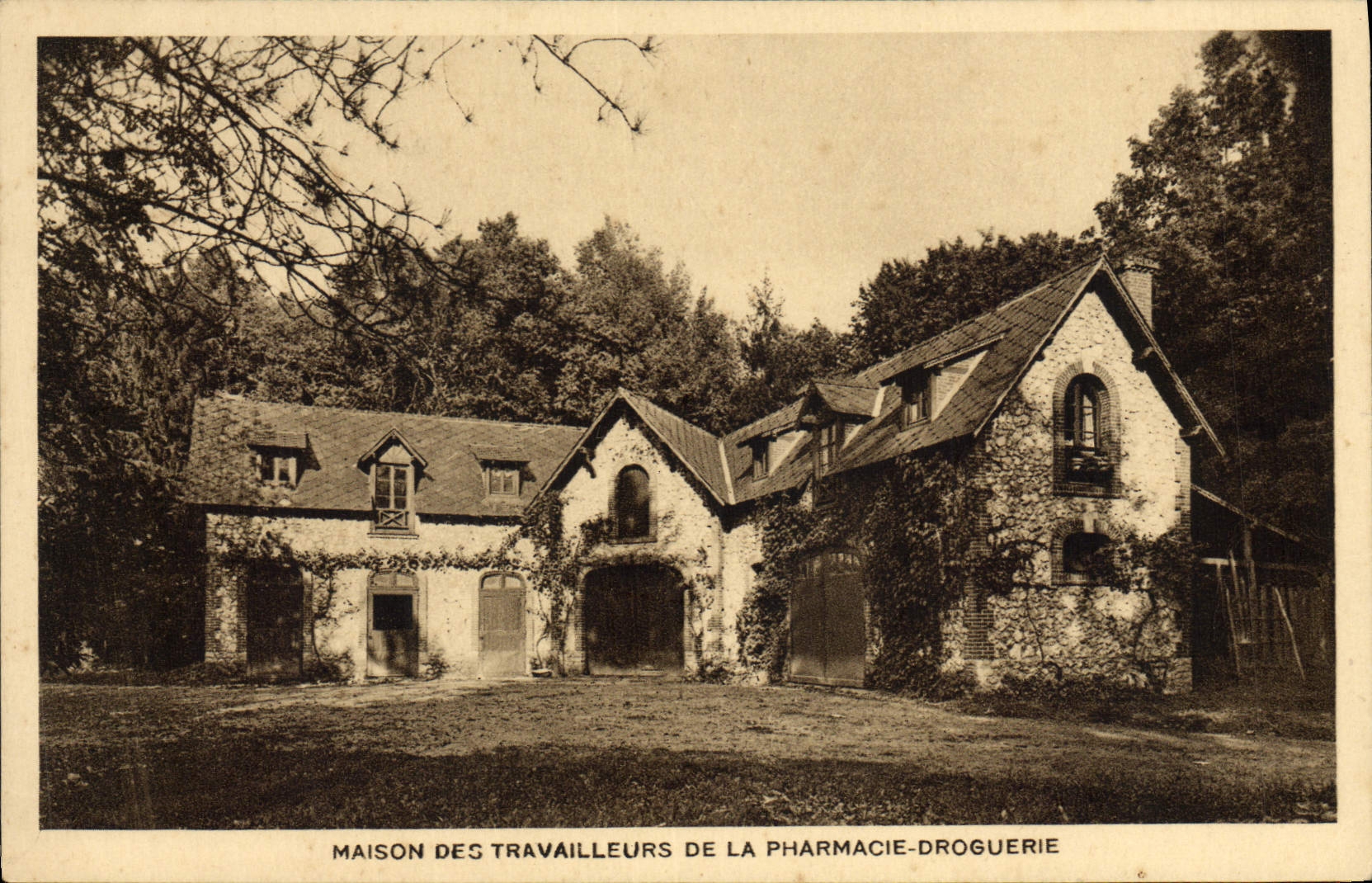CPA Maison des travailleurs de la pharmacie droguerie