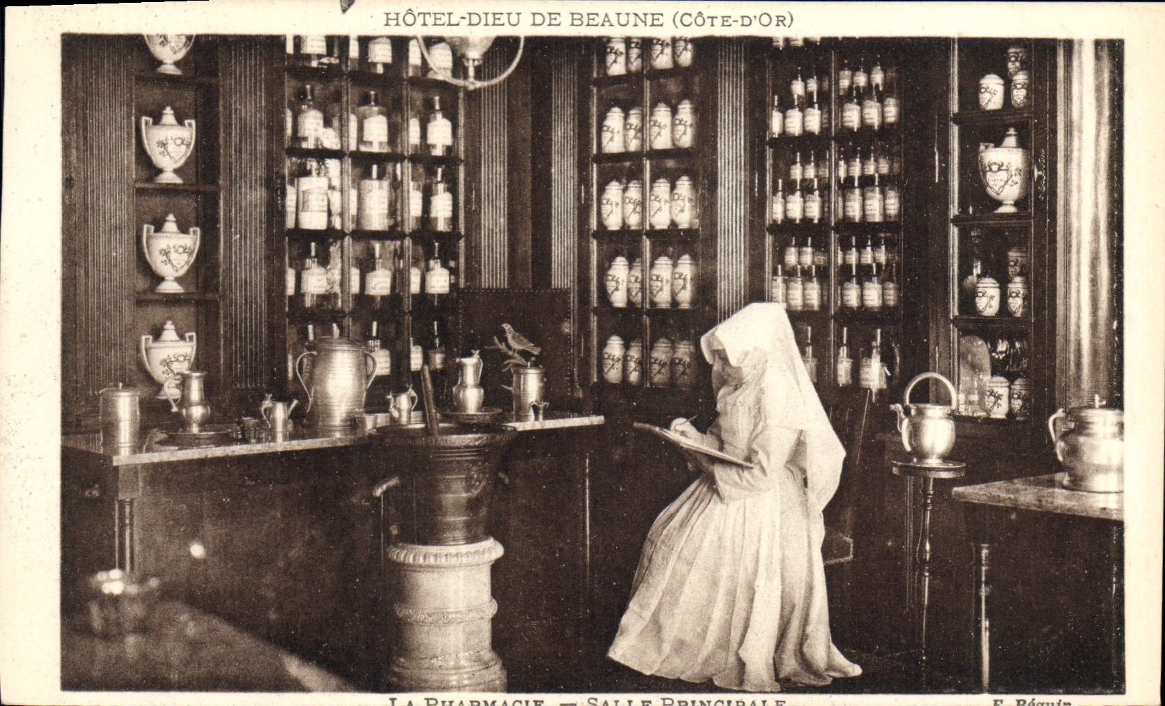 VINTAGE POSTCARD Hotel God of Beaune Pharmacy principal Room