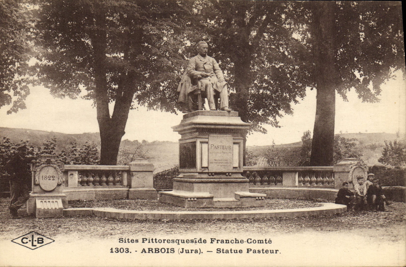 CPA Arbois Statue Pasteur