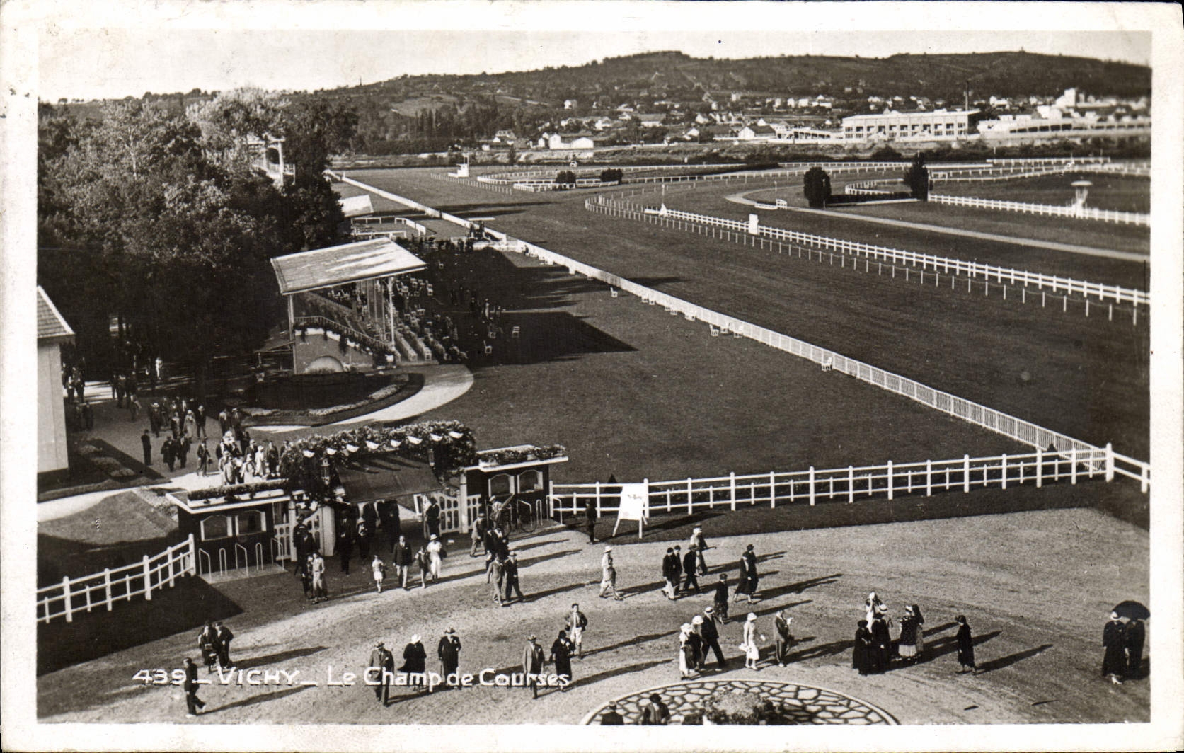 Equitación Hippisme Vichy del caballo de la POSTAL de la VENDIMIA el hipódromo