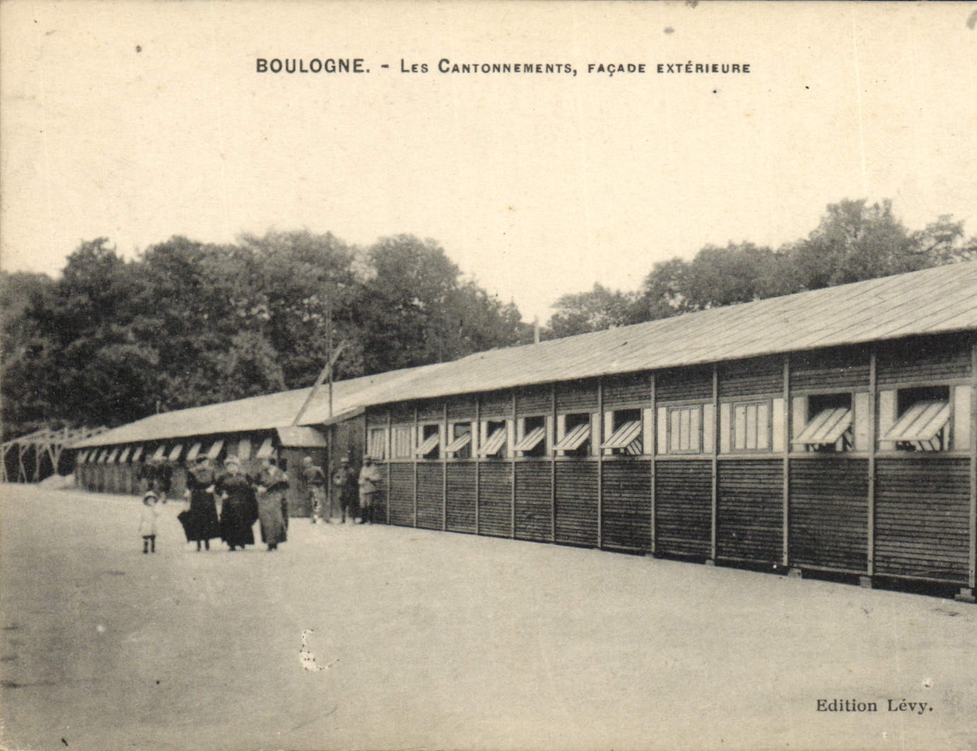 CPA Cheval Equitation Hippisme Boulogne Les cantonnements Facade exterieure