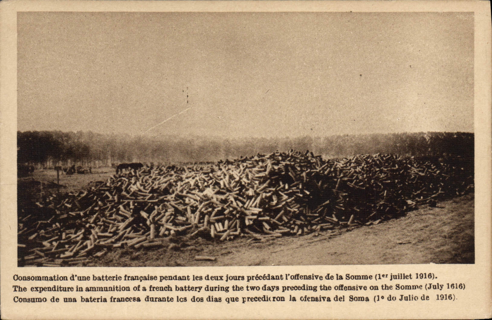 VINTAGE POSTCARD Militaria Consumption of a French battery during the two days preceding the offensive on the Sum